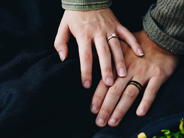 மோதிர விரல் 