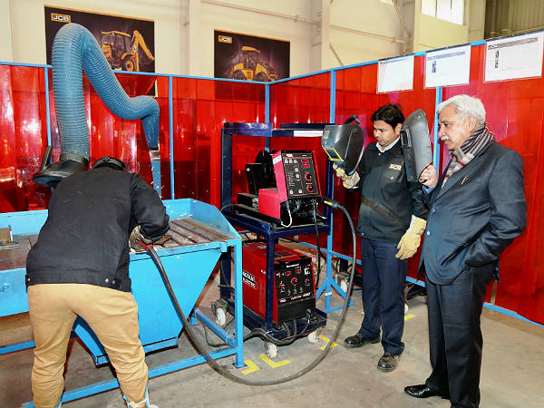 மெசின் ஆபரேட்டர்கள்