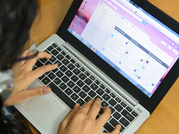 எழுந்ததும் மெயிலா..?