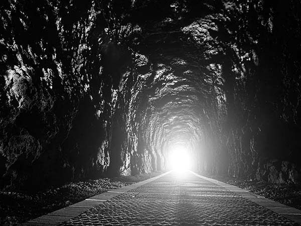 வெள்ளை நிற வெளிச்சம்