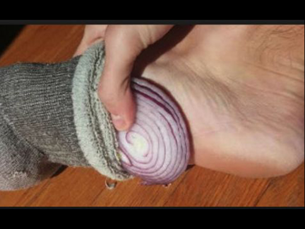 சாக்சில் வெங்காயமா..?