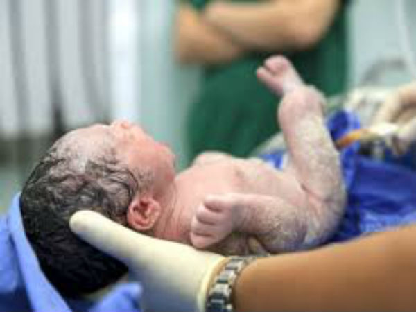 குழந்தை வெளியில் வந்தவுடன் என்ன செய்வது?