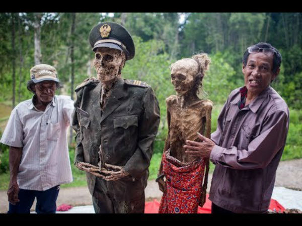 தாய்க்கு ஹேர்கட்