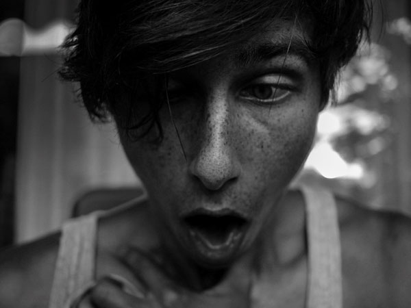 அந்த பொட்டியில்