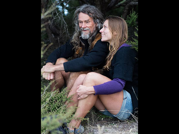 யார் அந்த பெண்