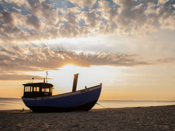 மூழ்கும் படகு 