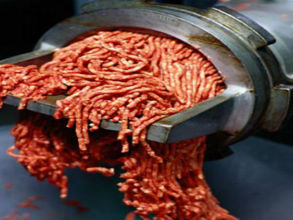 மெஷினில் மாட்டிய இளைஞன்