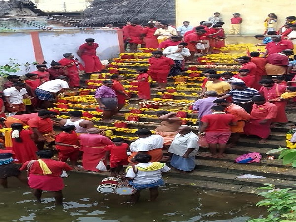 மலைகளை காவடியாக சுமந்த இடும்பன்