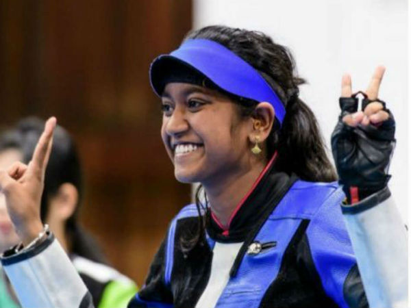 முதல் தங்கமும் சாதனையும்