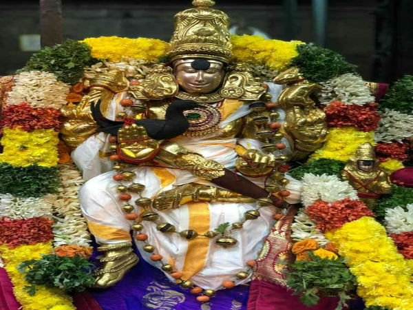 ஆயிரம் பொற்காசுகள் பரிசு