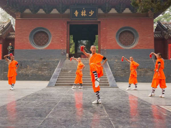 அறியப்படாத அறிவியலை அடிப்படையாகக் கொண்டது