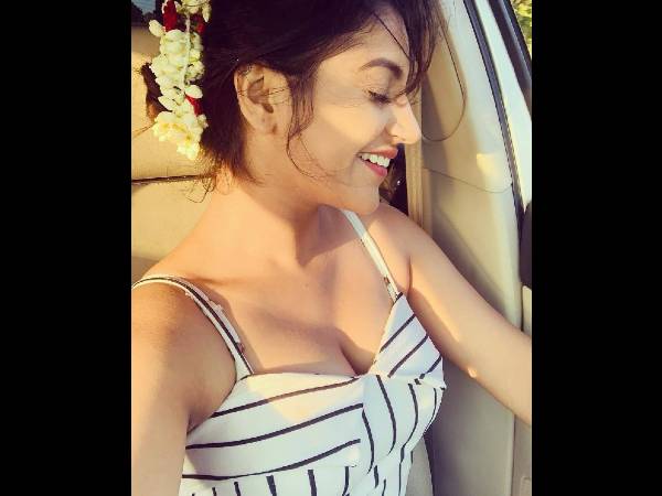 கருப்பு வெள்ளை உடை