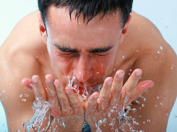 ஷேவிங் செய்ய முகத்தை தயார்படுத்தவும்