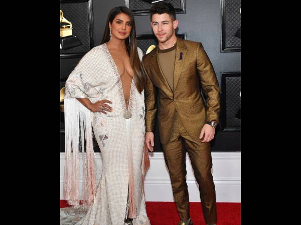 ரால்ப் மற்றும் ருஸ்ஸோ உடை