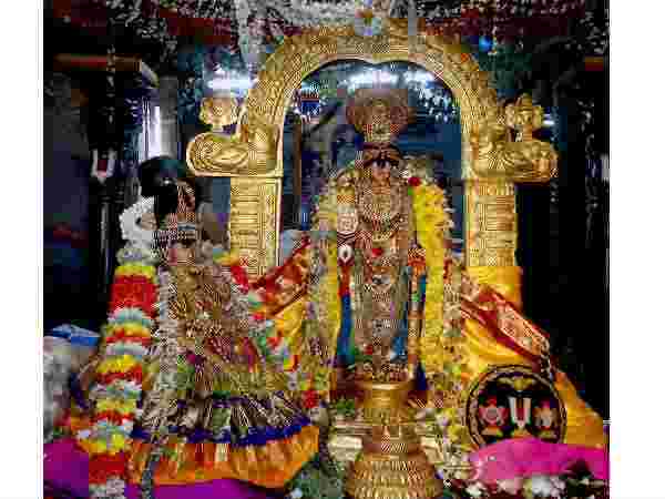 ஆண்டுக்கு 322 நாட்கள் திருவிழா தான்