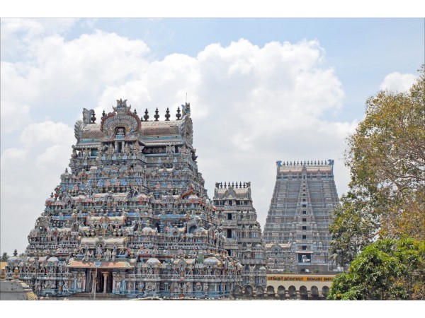 தமிழுக்கு முன்னுரிமை