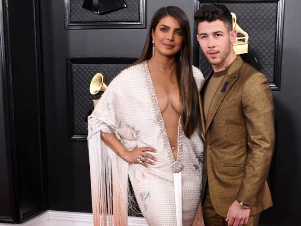 மேக்கப் மற்றும் ஹேர் ஸ்டைல்