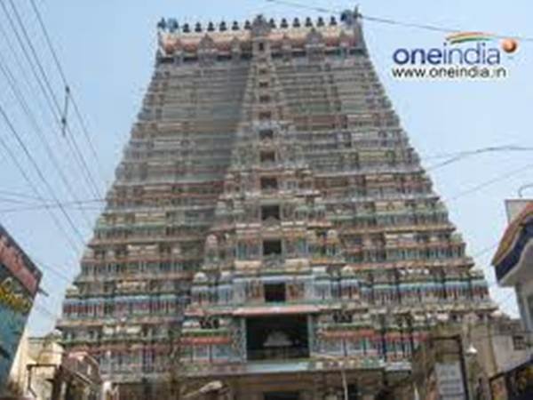 சுயம்புமூர்த்தியான மூலவிக்ரகம்