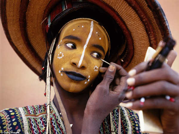  ஒருவருக்கொருவர் மனைவிகளைத் திருடும் நடைமுறை