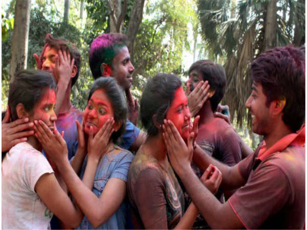 COVID-19 - ஹோலி விளையாடும் போது ஜாக்கிரதையாக இருங்கள் 