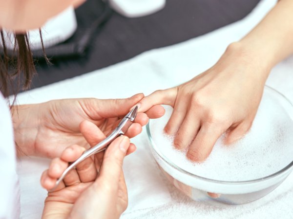 மெனிக்யூர் மற்றும் பெடிக்யூர் மெனிக்யூர் மற்றும் பெடிக்யூர்