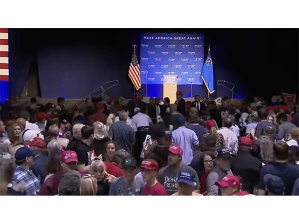 கன்சர்வேடிவ் ஹென்றி டியூக் கன்சர்வேடிவ் ஹென்றி டியூக்