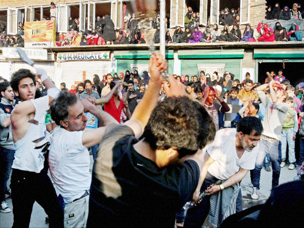 தன்னைத்தானே வெட்டிக் கொள்ளுதல்