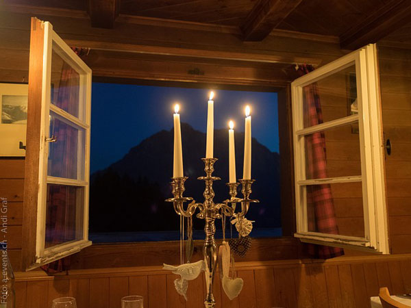 மெழுகுவர்த்தி, ஊதுபத்தி, வாசனை எண்ணெய் போன்றவற்றை பயன்படுத்தலாம் 