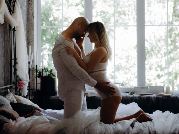 மெலே இருக்கும்போது கழுத்தை பிடிப்பது