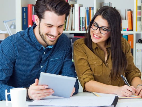 ஒரு நல்ல விடுமுறையில் அவரை அழைத்துச் செல்லுங்கள்