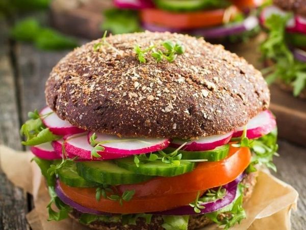 பர்கர்களுக்கான முழு கோதுமை பன்கள்