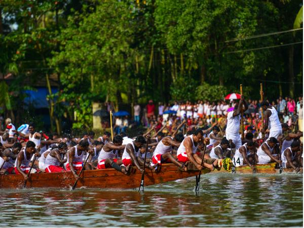 பாம்பு படகு