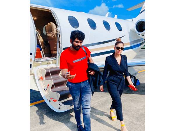 நயன்தாரா-விக்னேஷ் சிவன்