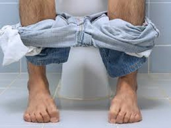 வயிற்றுப்போக்கு (இரத்தக்களரியாக இருக்கலாம்) மற்றும் வாந்தி