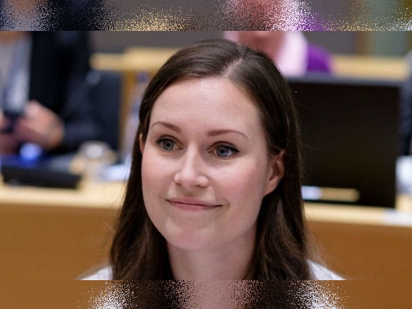 யார் அந்த பெண்?