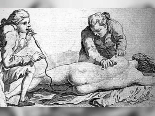 தலையில் அடித்துக் கொல்வது