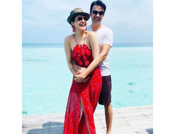 சிவப்பு நிற உடை