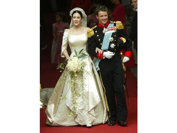 டென்மார்க் இளவரசர் ஃப்ரட்ரிக் மற்றும் மேரி டோனால்ட்சன் டென்மார்க் இளவரசர் ஃப்ரட்ரிக் மற்றும் மேரி டோனால்ட்சன்