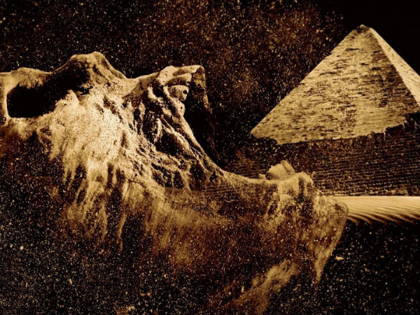 பிரமிடுகளின் கதவுகள் 20 டன் வரை எடை இருக்கும்