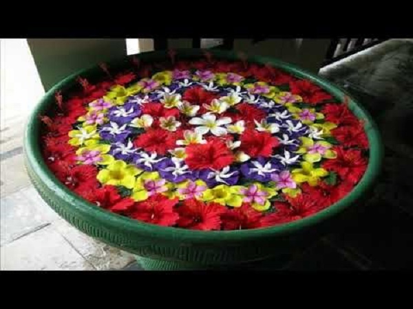 நீருடன் மலர்கள்