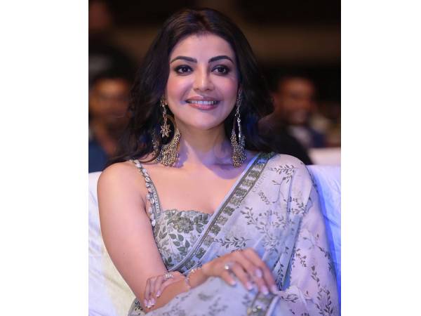 மேக்கப் மற்றும் ஹேர் ஸ்டைல்