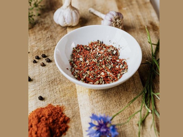 குங்குமப்பூ அல்லது குங்குமம்