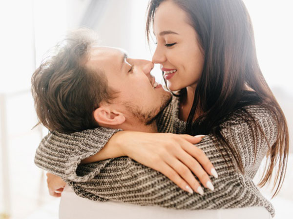 உன்னைப் பார்க்கும் ஒவ்வொரு முறையும் நான் உன்னை காதலிக்கிறேன்