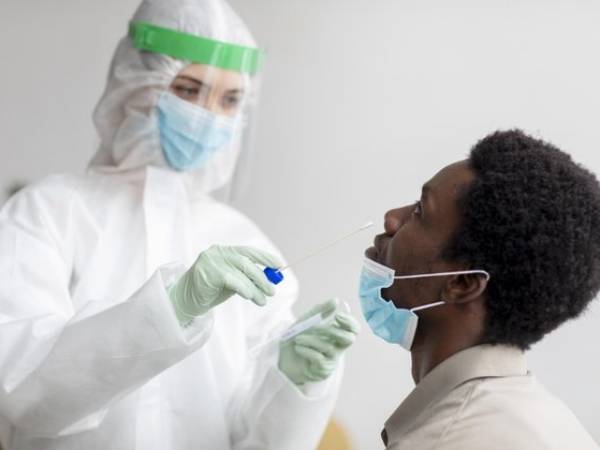 கோவிட் வீட்டு சோதனை காயப்படுத்துமா?