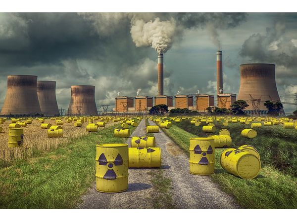 நீலநிறத்தில் மாறிய கண்கள்