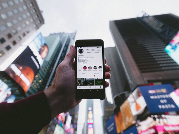 படங்கள் மற்றும் சமூகமயமாக்கல்