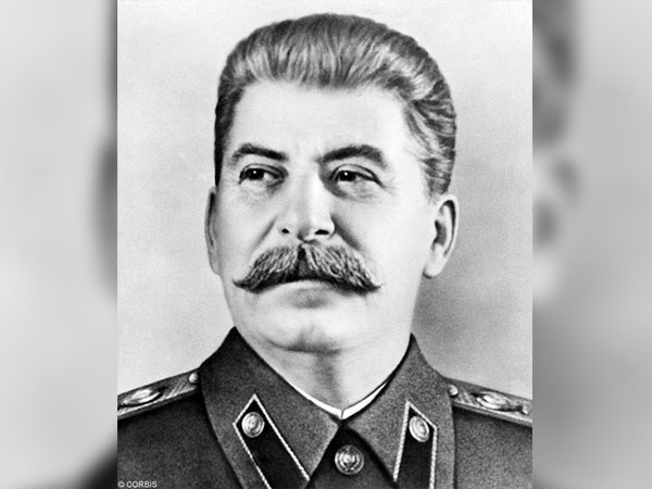 பல பெயர்கள் கொண்டவர்