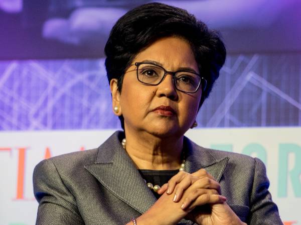 6. இந்திரா நூயி - அமேசான் வாாிய உறுப்பினா் (Board Member of Amazon)