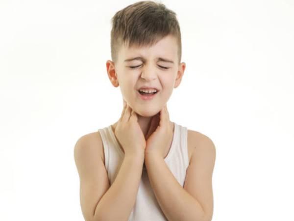 மேல் சுவாசப் பாதை நோய்த் தொற்றின் அறிகுறிகள் என்ன?