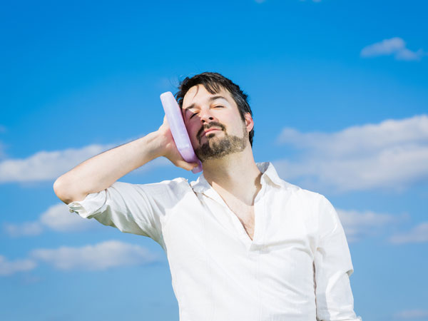 வெப்பச் சோா்வின் (Heat Exhaustion) அறிகுறிகள்: